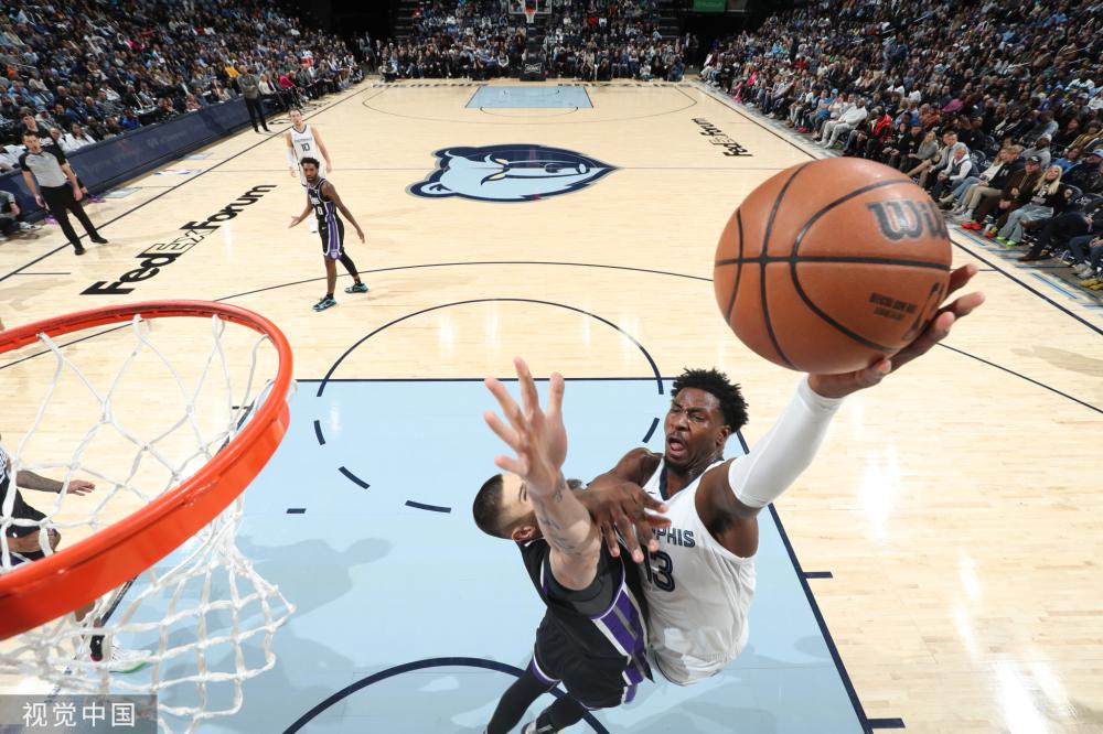 员在激烈的 员在激烈的